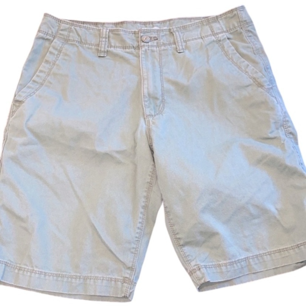 Old navy green chino shorts size 30